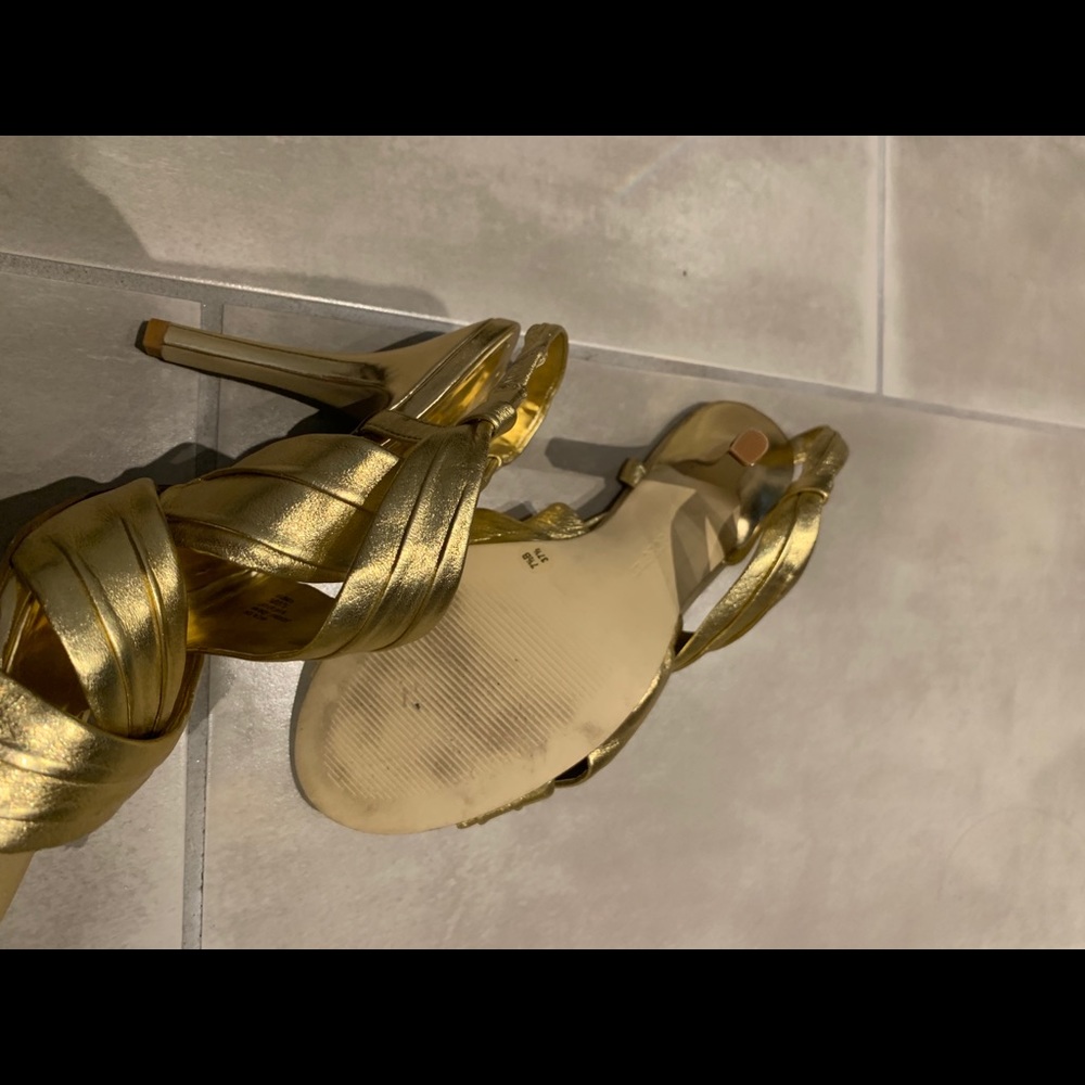 Heels - Picture 3 of 4